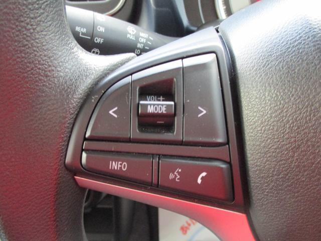 手先でオーディオの操作ができるステアリングスイッチです♪