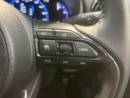 【レーダークルーズコントロール】追従型クルーズコントロールは、レーダーやビデオカメラが前方の車の状況を検知し、状況に合わせます。