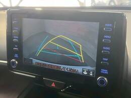 【カラーバックモニター】を装備しております。リアの映像がカラーで映し出されますので日々の駐車も安心安全です。