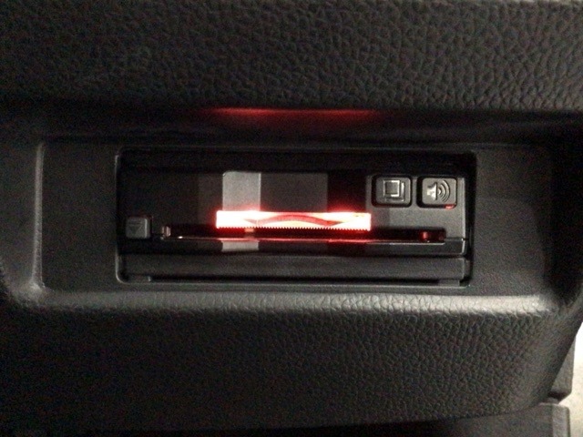 【ETC車載器】もはや必須アイテムのETCを搭載！高速道路のご利用時にとても便利！わずらわしい料金所での現金支払いが不要となりスムーズに通過できます♪