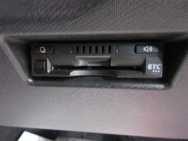 ETC車載器付きです。高速道路の料金所もスムーズに通過できます。