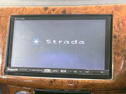 【純正ナビ】人気の純正ナビを装備。オーディオ機能も充実しており、Bluetooth接続すればお持ちのスマホやMP3プレイヤーの音楽を再生可能！毎日の運転がさらに楽しくなります！！