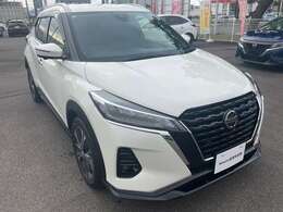 フロントガラスやボディーの各種コーティングもオススメしております。油膜や汚れの付着を抑え、簡単なメンテナンスできれいな状態を保てます♪