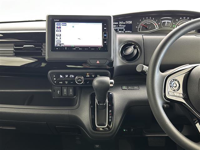 【シフトレバー】シフトも操作しやすく快適なドライブを楽しんでいただけます！