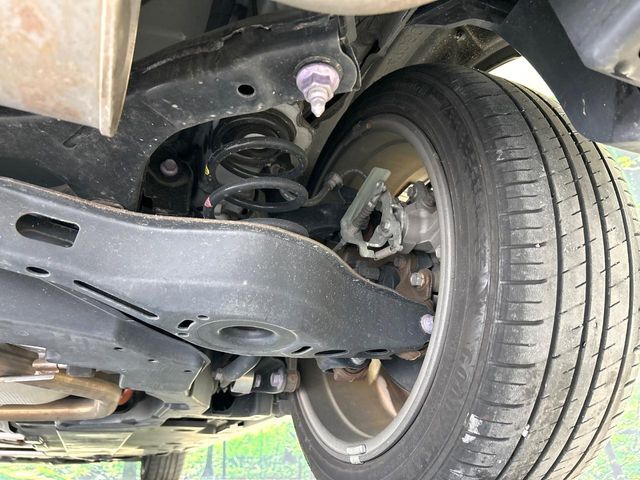 お車を安心してお乗りいただく為には、足回りの定期点検が欠かせません。サービスサポート（有償保証）では無料点検もご提供しており、安心のカーライフをお過ごしいただけるサポート体制が整っています。