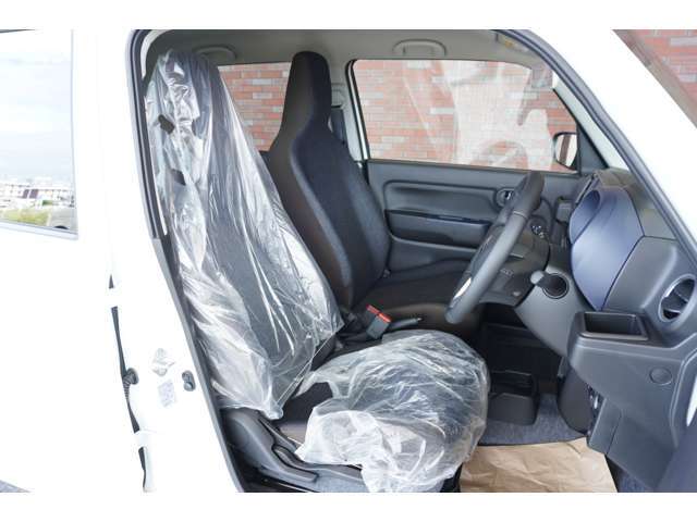 シートのへたりや大きな内装の痛みもございません