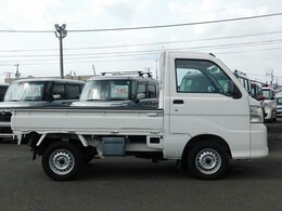 0986-45-9200軽自動車コーナー加藤まで、お問い合わせください。ご来店の際、GU様側よりご入店下さい。軽自動車、コンパクト、セダン、SUVがすぐ見れます。