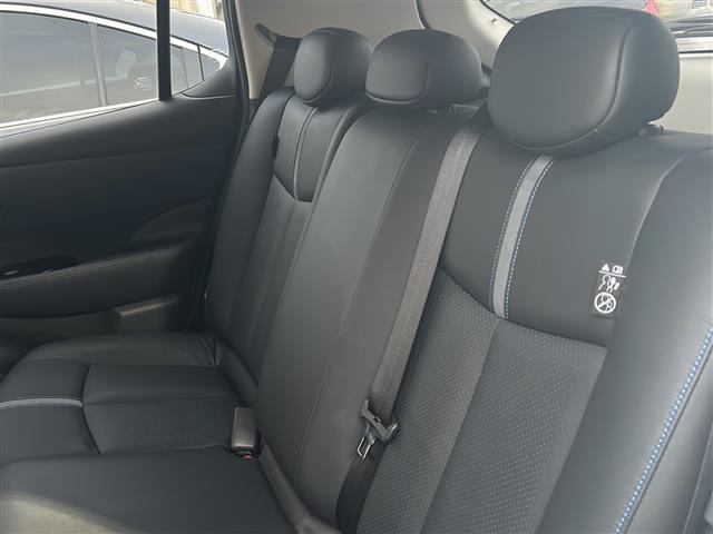 店舗にて現車の確認もいただけますので、お電話で在庫のご確認の上是非ご来店くださいませ。