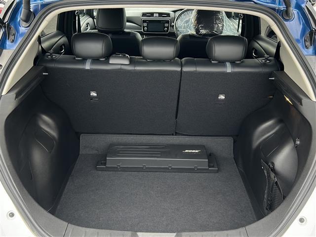 店舗にて現車の確認もいただけますので、お電話で在庫のご確認の上是非ご来店くださいませ。