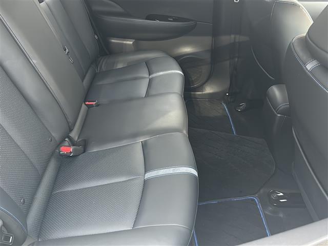 店舗にて現車の確認もいただけますので、お電話で在庫のご確認の上是非ご来店くださいませ。