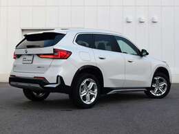 保証に関しましては全国どこのディーラーでもご使用いただける認定中古車保証が付きます。アフターメンテナンスもお近くのディーラーにて行うことができますので安心してお乗りいただけます。