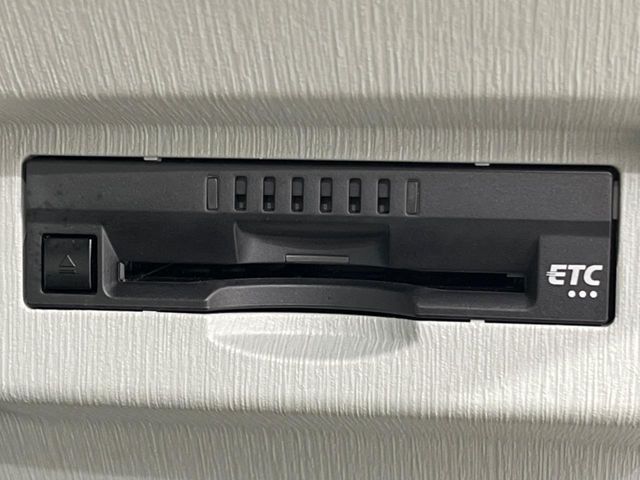 【ETC】高速道路の料金所をストレスなく通過！話題のスポットやサービスエリアに多い「スマートIC」利用時は必須のアイテムです。当店でセットアップを実施、ご納車当日からすぐにご利用いただけます！