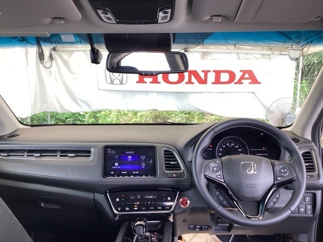 先進の安全運転支援機能【Honda SENSING】を搭載。衝突軽減ブレーキや誤発信抑制機能など様々な機能で安全運転をサポートします。機能一覧はHondaオフィシャルサイトで確認できます。