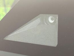 【トヨタセーフティセンス】走行中に前方の車両等を認識し、衝突しそうな時は警報とブレーキで衝突回避と被害軽減をアシスト。より安全にドライブをお楽しみいただけます。