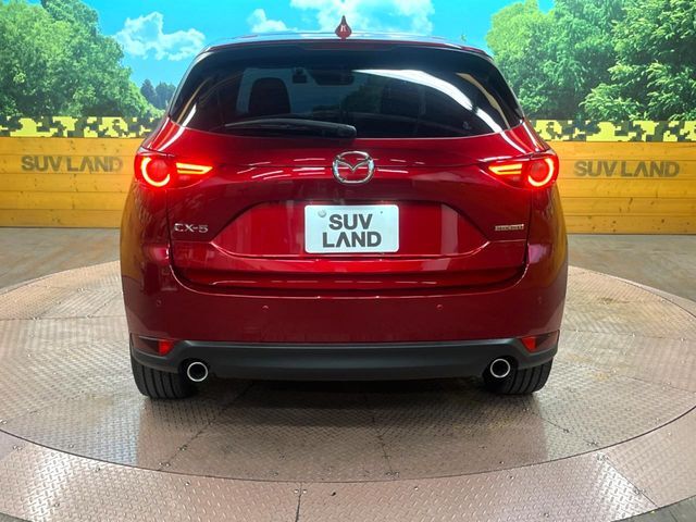 安心の最長10年・走行無制限保証（有償）をご用意。保証内容も充実はもちろん、無料点検＆オイル交換や、年中無休の全国・24時間ロードサービスも付帯されておりますのでご安心下さい。