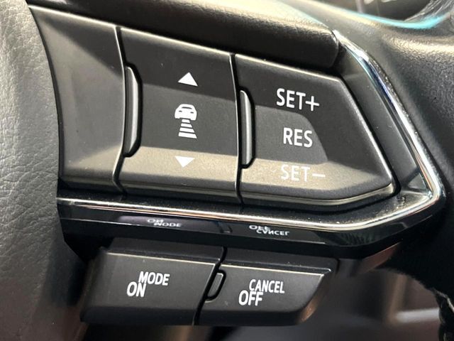 【マツダ・レーダークルーズコントロール】高速道路での長距離走行が楽に！自動で速度を保つクルーズコントロールが、衝突軽減システムと連携し、前方の車両を感知して車間を保つように速度調節してくれます！！