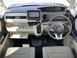 インパネ周りの画像です。店舗にて現車の確認もいただけますので、お電話で在庫のご確認の上是非ご来店くださいませ！！！ワクワクするクルマ選びをご提案します！