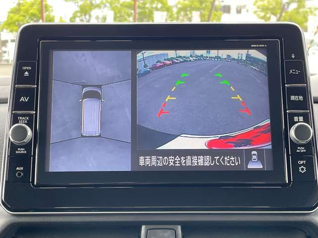 「アラウンドビューモニター」　車両の前後左右に搭載した4つのカメラにより、クルマを真上から見ているような映像を表示♪目が届きにくい箇所も確認できるため、いち早く障害物に気が付くことができます♪