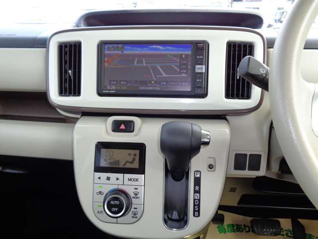 オートエアコンのお車です。冷房も暖房もよく効いています。