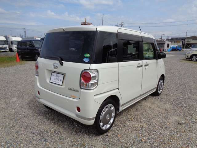 全周囲カメラ（パノラマモニター）付のお車です。