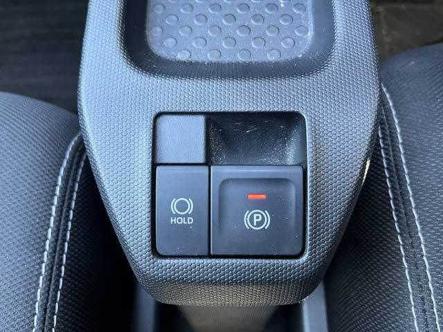 私たち中古車販売店の従業員は日本の全メーカーの車両をたくさん見てきました、通常では気が付かないその車のセールスポイントをそれぞれ知識として持っています、まずはご要望をお聞かせください！！