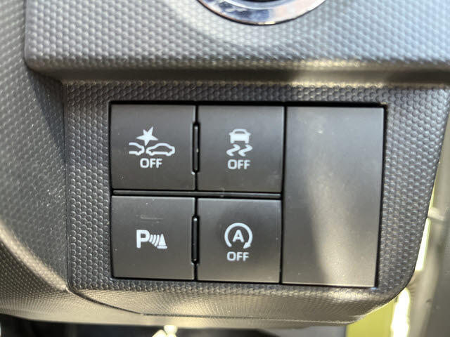 購入されたお車は担当者が車内車外と清掃してお渡しになりますが、有料でボディコーティングやホイル足廻り洗浄などもご用意しておりますのでお気軽にご相談ください！！