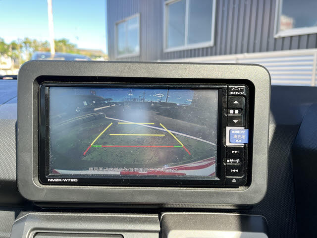 全車法定点検をさせて頂きます。もちろん消耗品の点検（必要に応じて交換）もさせて頂きます。当店の工場は認証工場です。当店の優秀なサービススタッフが整備しますので、安心してお任せください！！