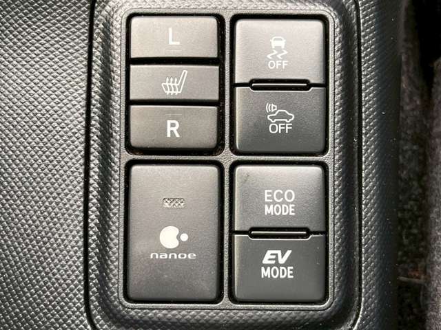 ☆コロナ対策もばっちりです☆車内はもちろん、商談室、トイレ、キッズコーナー等も、常に消毒やアルコール除菌のご協力を頂き、店内は清潔に保っております☆