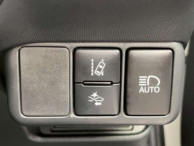 ☆自社陸運局認証工場＆指定工場完備！国家資格車検検査員資格を持った整備士による整備。ステレオ・エアコン等走行に関係の無い所も不具合箇所が有れば修理してご納車致します☆