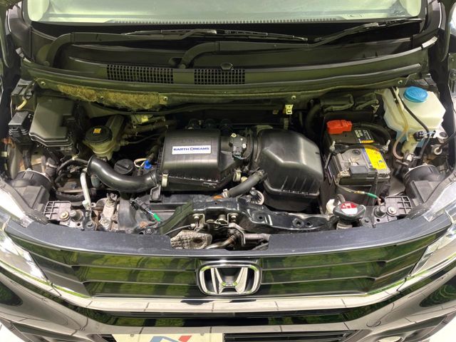 親切・丁寧な専門メカニックスタッフが応対！・車検・点検整備・事故等の修理などアフターサービスも安心。お車のカスタマイズもネクステージのサービススタッフまでご相談ください！