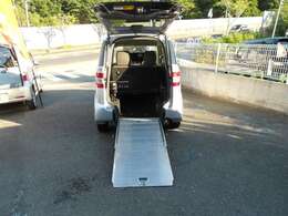 車椅子スローパーリアシート付き