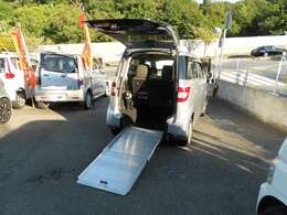 車椅子スローパーリアシート付き