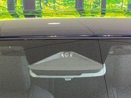 【スズキ　セーフティサポート】走行中に前方の車両等を認識し、衝突しそうな時は警報とブレーキで衝突回避と被害軽減をアシスト。より安全にドライブをお楽しみいただけます。