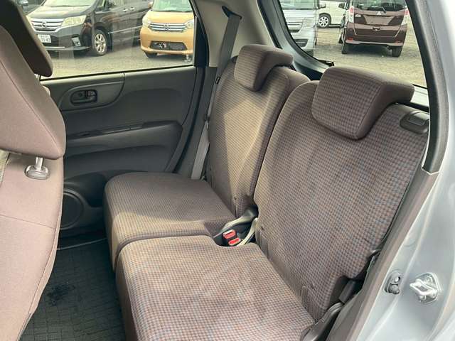 当店では厳選したお車を毎月100台以上の仕入れを行ない、お得な価格で皆様にご提供させて頂いております♪