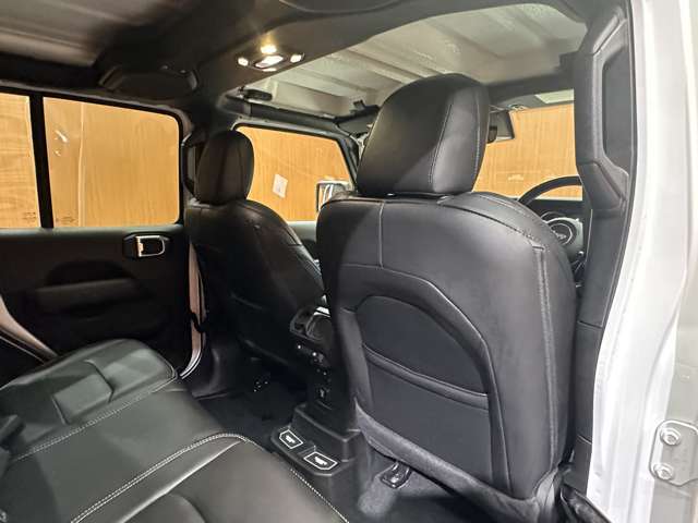 ご納車から最長5年保証もご用意しております。走行距離は無制限です。詳細はお問い合わせ下さい。遠方の方もご安心ください。全国のLIBERALA、ガリバー店舗でもアフターサービスを行っております。