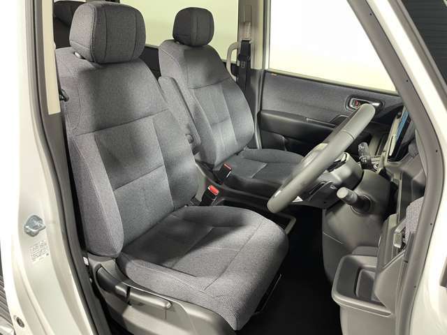 【1列目】店舗にて現車の確認も頂けます！ 最新ナビ(フルセグ・DVD再生)もご案内しております。カロッツェリア・アルパイン・イクリプスのカーナビを取扱っています！バックカメラ(バックモニター)の取付も可能！