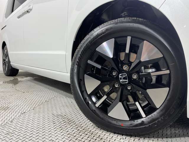 【アルミホイール】　＊＊社外アルミホイール/スタッドレスの取り付けも扱っています。＊＊