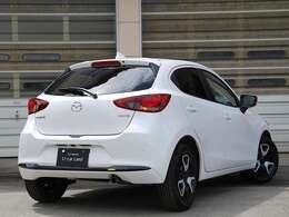 登録済み未使用車のMAZDA2、通勤や買い物、週末のドライブまで、あなたの生活を彩るパートナーとして活躍します。この一台で、毎日がもっと豊かになります。