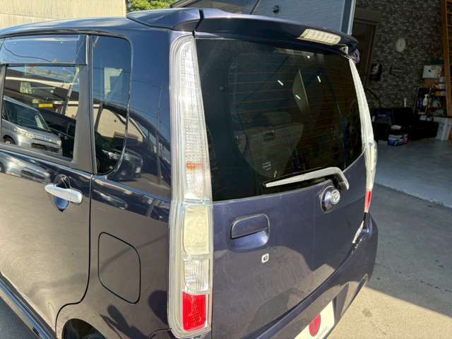 テールランプも割れなどなく綺麗な状態です♪