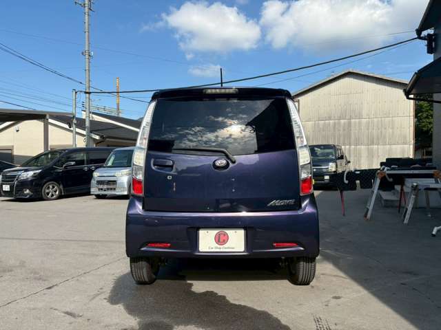 バックカメラもついておりますので安心です♪