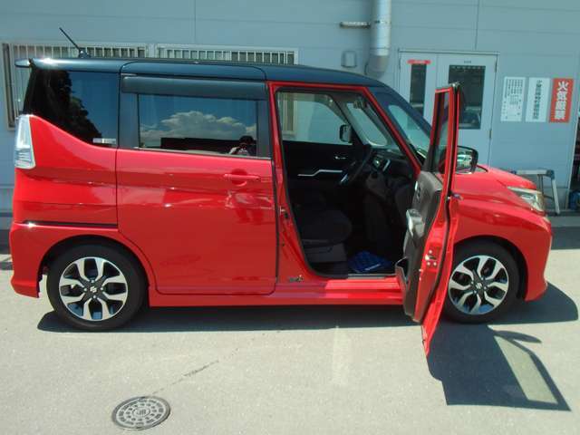 ドア開口部は広々としているので乗り降りしやすいです♪