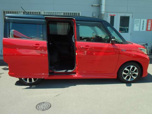 両側スライドドアなので、狭い駐車場でも乗り降りもラクラク♪