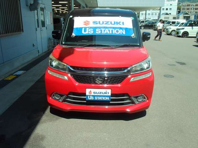 車体色　ファーベントレッド　ブラック2トーンルーフ