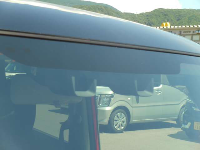 【衝突被害軽減ブレーキ】前方の車両や歩行者を検知し、ブザー音や表示によって警告！衝突の可能性が高まるとブレーキ踏力をアシストしてくれますが、あくまでもサポートですので運転手の判断・操作が大事です☆