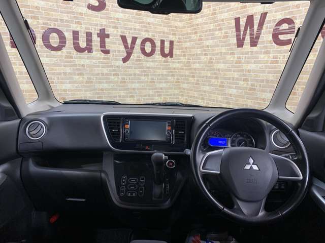 【アクセス便利】当店は竜王IC・栗東湖南ICから車で15分。滋賀県湖南市にある大型ショッピングセンター『イオンタウン湖南』内にある自動車販売店です。お買い物ついでにお気軽にお立ちよりください。