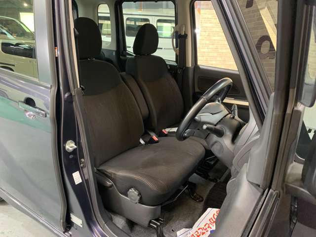 【アクセス便利】当店は竜王IC・栗東湖南ICから車で15分。滋賀県湖南市にある大型ショッピングセンター『イオンタウン湖南』内にある自動車販売店です。お買い物ついでにお気軽にお立ちよりください。