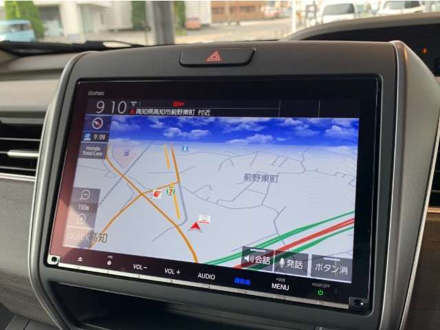 ホンダ純正ナビゲーション装備。インターナビ搭載で目的地までスムーズにご案内いたします。