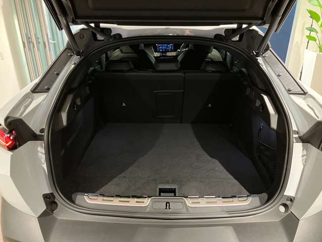 開口部が広く、荷物の積み下ろしも容易にできます。
