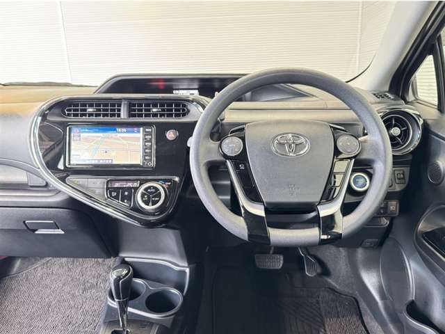 運転しやすいインパネ周りです。見やすいレイアウトで快適なドライブをサポートします☆☆