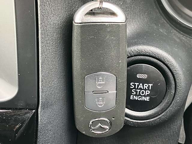 【スマートキー】車内へのアクセスやエンジン始動が楽々に♪　今や必須アイテムのキー複製防止の「イモビライザー」まで備わっております。